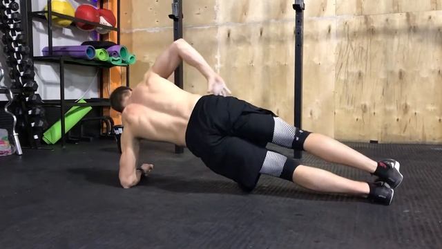 Отведение ноги в боковой планке смотреть онлайн