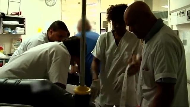 Au coeur des urgences d'Argenteuil смотреть онлайн