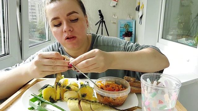Мукбанг скумбрия с отварной картошкой, шампиньоны по корейски | Под ваши истории #мукбанг #фудблогер смотреть онлайн