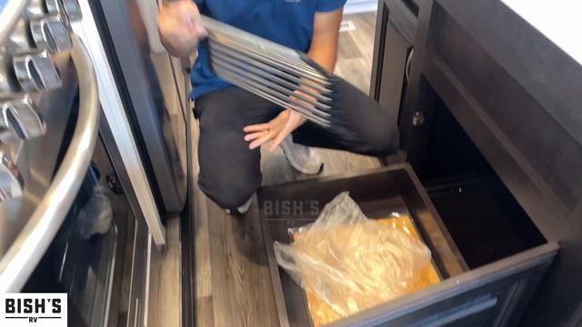 2022 Jayco North Point 310 RLTS Fifth Wheel • Bishs.com смотреть онлайн