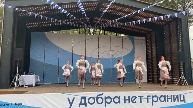 Карельская весна. Исполняет : ансамбль Веселинка. смотреть онлайн