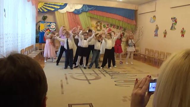 Утренник в детском саду на 8 Марта --- Matinee in kindergarten on March 8 смотреть онлайн