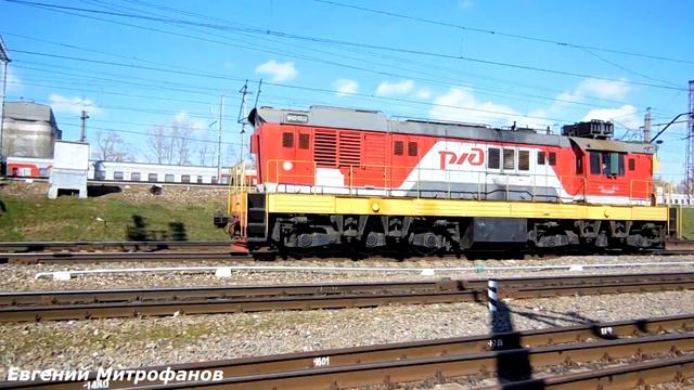 Маневровый тепловоз ЧМЭ3Э-6242 (ТЧ-2) следует по 2 гл. пути станции Москва-Рижская. смотреть онлайн