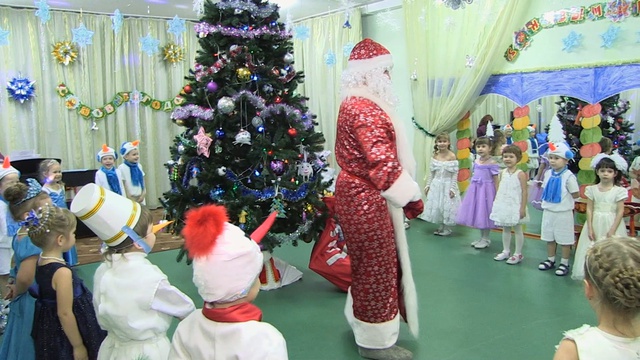 НОВОГОДНИЙ УТРЕННИК 2015 смотреть онлайн