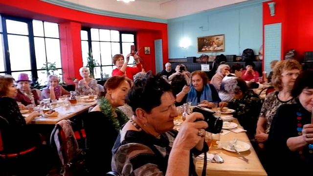 ВЕЧЕРИНКА В СТИЛЕ СССР смотреть онлайн