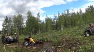 Вездеход ЛитЛ катается с квадроциклами