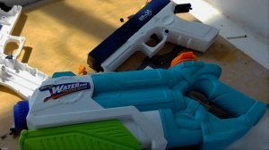 ЭЛЕКТРИЧЕСКИЙ ВОДЯНОЙ ПИСТОЛЕТ. САМЫЙ ЛУЧШИЙ ВОДЯНОЙ ПИСТОЛЕТ?