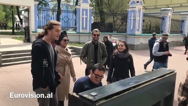 Lindita World cover on the streets of Kiev by backvocalis смотреть онлайн