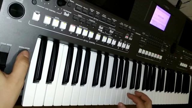Yamaha PSR S670