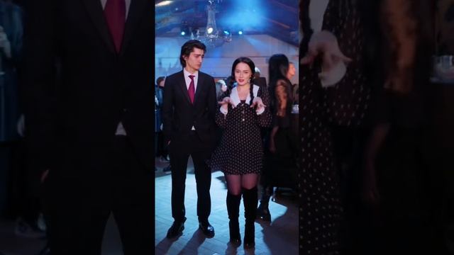 Реакция на танец Уэнсдей смотреть онлайн