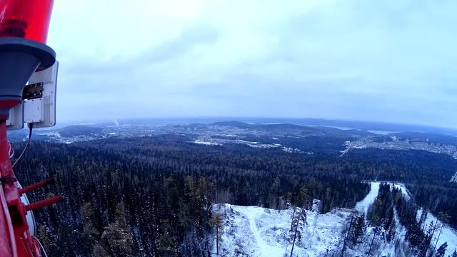 Таймлапс с вышки на Висячем Камне, горнолыжка | Новоуральск смотреть онлайн