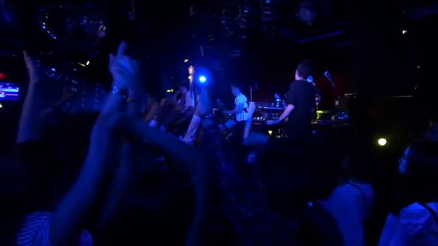 Animal ДжаZ - Падать вверх (Live @ 16 тонн, Москва, 10.06.2016) смотреть онлайн