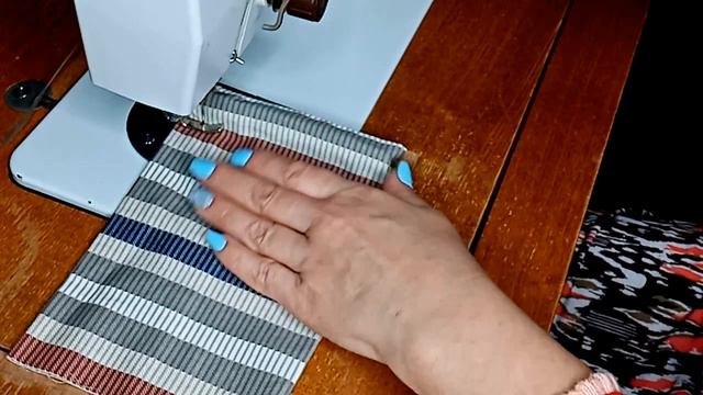 Пирамидка под телефон #подставкаподтелефон #handmade смотреть онлайн