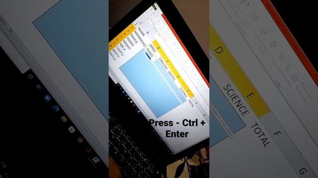 Type Randomly numbers =Randbetween(10,99) Press - ctrl + enter #excel #exceltutorial #excelbasic смотреть онлайн