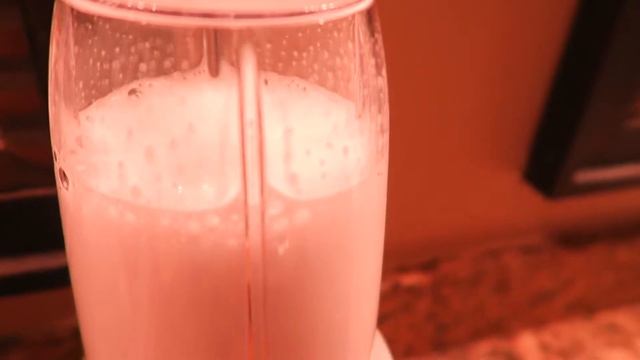 Nutribullet 600 Watt Review (6 years using) & What's in My Smoothie!? смотреть онлайн