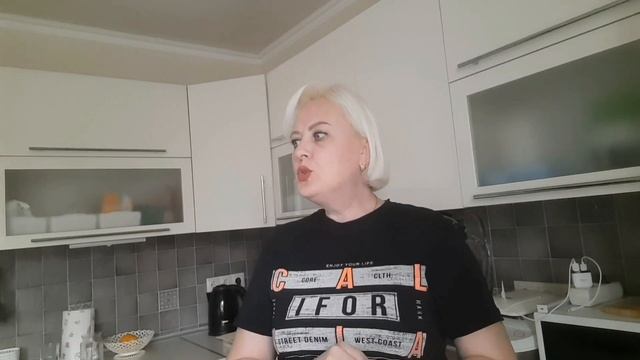 Шальное утро? The КУХНЯ открылась! Обедаем в кафе ?