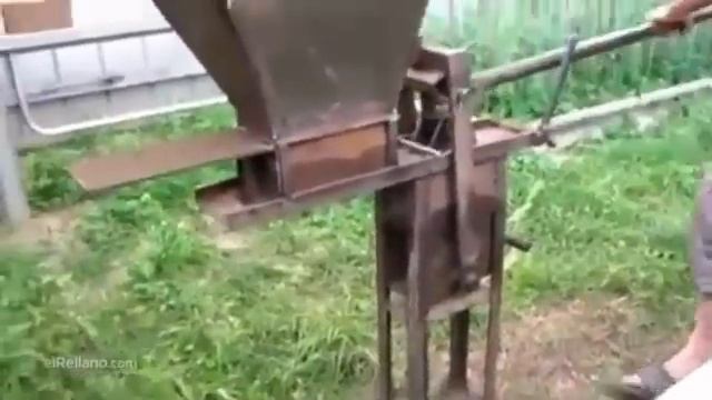 The brick making machine - funny invention смотреть онлайн