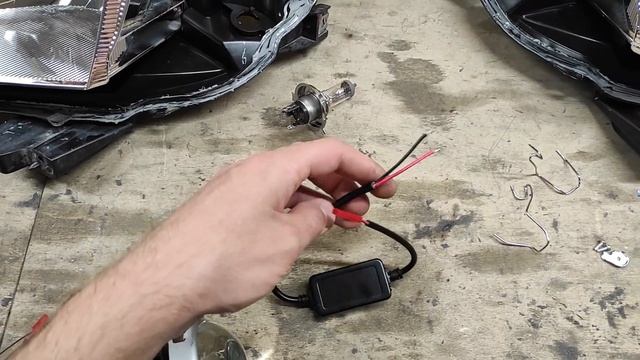 Тюнинг фар на Toyota Hilux установка светодиодных Bi Led линз и светодиодных ламп в ПТФ смотреть онлайн