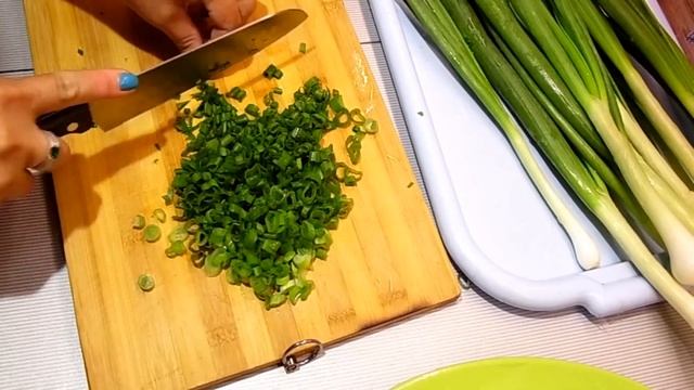 ГОТОВИМ ЗЕЛЁНЫЙ ЛУК НА ЗИМУ. КАК С ГРЯДКИ. смотреть онлайн