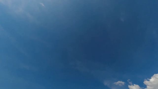Плывущие облака. Красота в небе! Видео таймлапс. смотреть онлайн