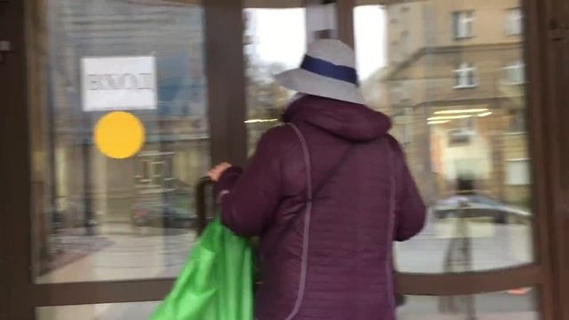 Веревку и мыло подарили новосибирские пенсионеры министру соцразвития региона смотреть онлайн