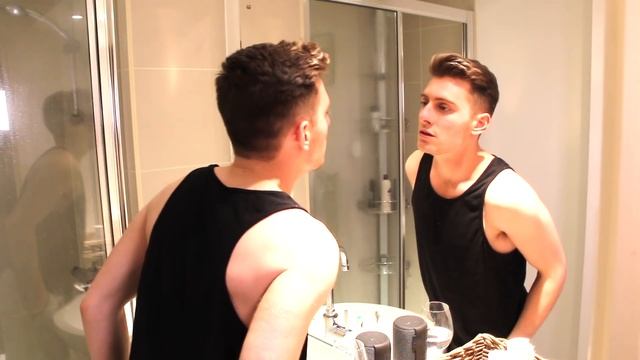 WHAT GUYS DO WHEN ALONE смотреть онлайн