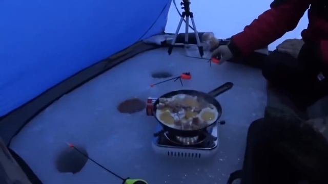 ЭТИ БОЛЬШИЕ РЫБЫ ОТРЫВАЮТ МОРМЫШКИ.Трудовая рыбалка 2019 смотреть онлайн