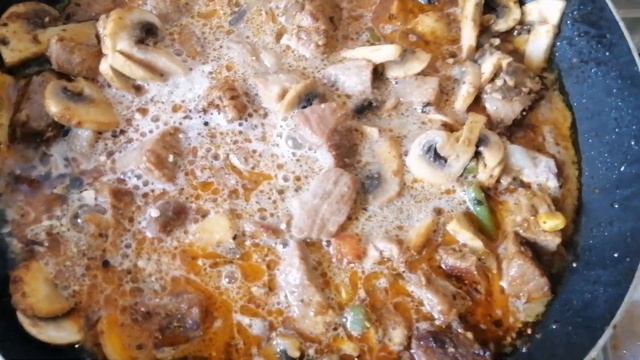 Меню на семью на день ? // вкусный соус с мясом и грибами