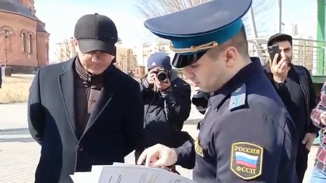 Судебный пристав остановил снос павильона "МАН" в центре Волгограда смотреть онлайн