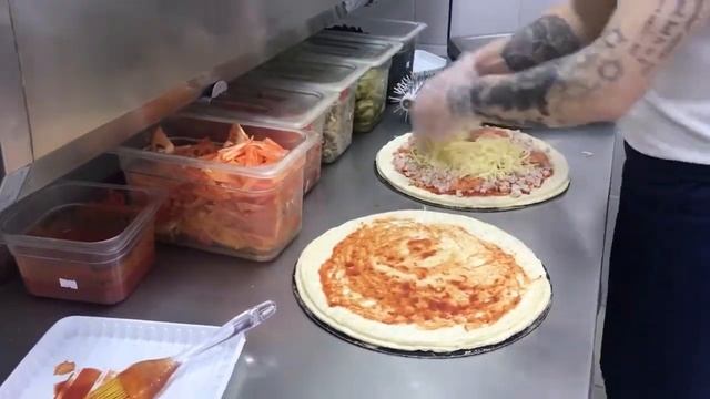 Печем пиццу смотреть онлайн