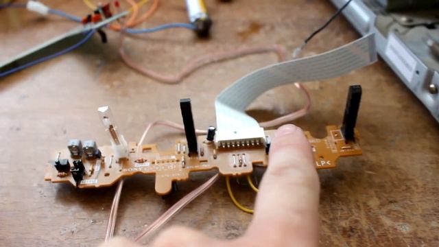 Как переделать кассетный музыкальный центр под AUX смотреть онлайн