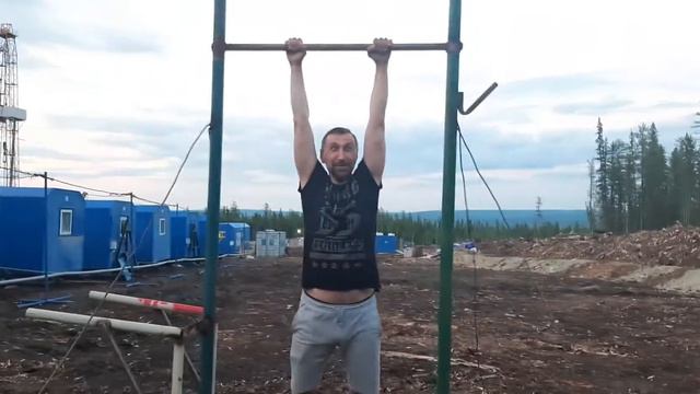 Да,лучше бы не вспоминал!!!🤔🤔🤔 смотреть онлайн