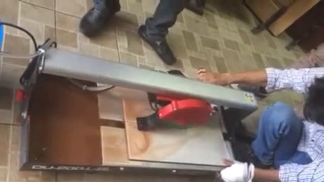 Khách hàng test máy cắt gạch RUBI DU-200 смотреть онлайн