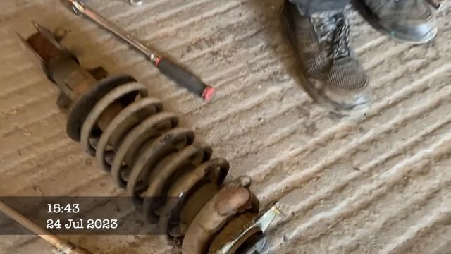 HOW NOT TO - A Very Honest Car Mod Video. Lowering My Volvo.