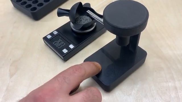Вибротриклер - дозатор пороха с точностью до 0,001 грамм смотреть онлайн