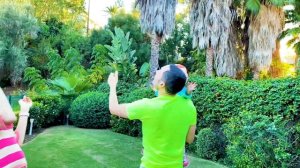 Веселые игры на детской площадке - Детские песни от Майи Маши и Мии