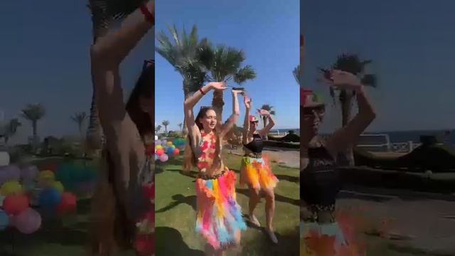 Танцы на пляже Египта