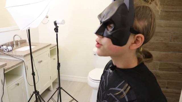 Captain America vs Freak Fly Bug Bites Attack v Giant Snow Monster FAKE SNOW TROUBLE! SuperHero Kid смотреть онлайн