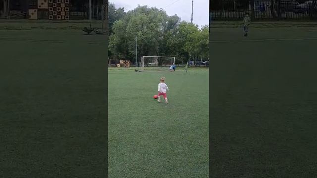 как приучить ребёнка к футболу. смотреть онлайн