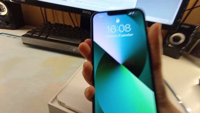 Распаковка и небольшой обзор на Iphone 13 смотреть онлайн