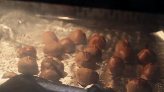 Как жарить каштаны. Съедобный каштан. Жареный каштан рецепт смотреть онлайн