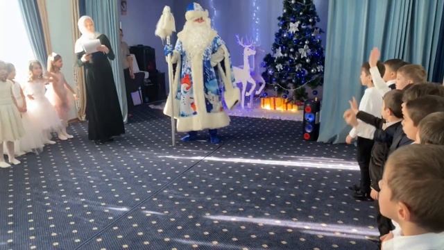 Новогодние утренники смотреть онлайн