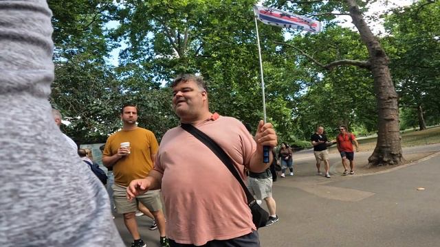 Changing Of The Guard Ceremony Explained For KIDS! - Fun London Tours - Buckingham Palace, London