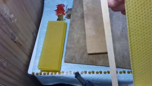 ???как закрепить вощину на пчеловодной рамке на 145 мм. своя вощина. смотреть онлайн