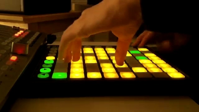 Классное устройство для миксования треков смотреть онлайн