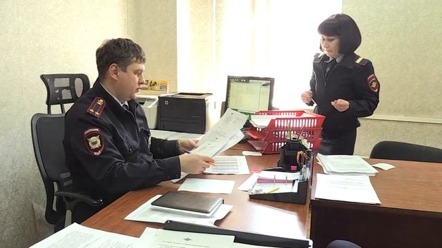 Парень украл золотые украшения у матери своей девушки смотреть онлайн