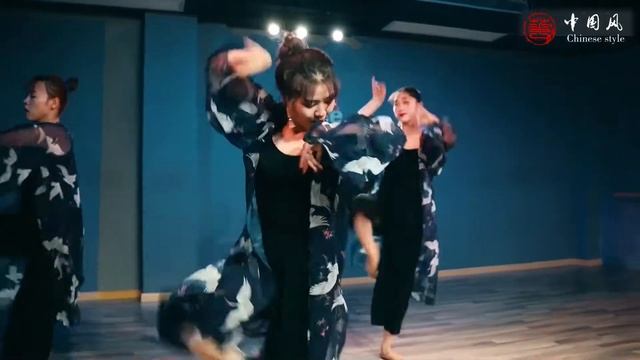 Chinese Classical Dance "Shan Gui"(山鬼) смотреть онлайн