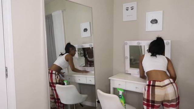 NEW YEAR RESET! | clean with me, washing my new dog, decluttering & more for the new year!! смотреть онлайн