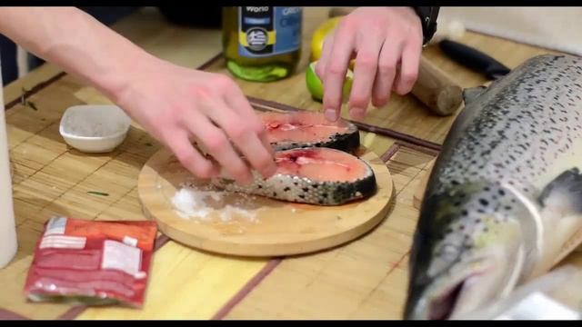 Готовим стейк из семги (простой, быстрый рецепт) смотреть онлайн