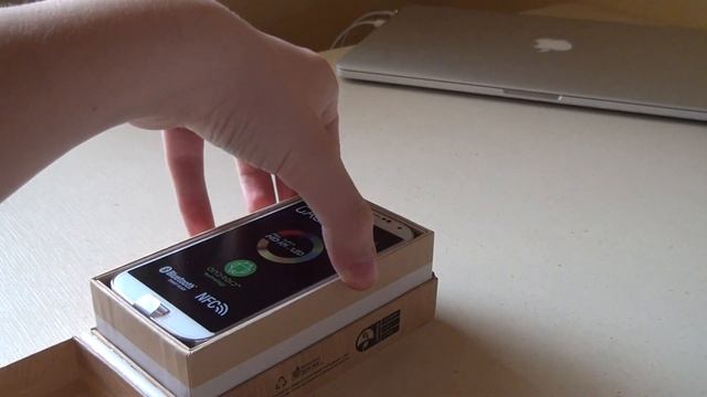 Распаковка Samsung Galaxy S4 смотреть онлайн